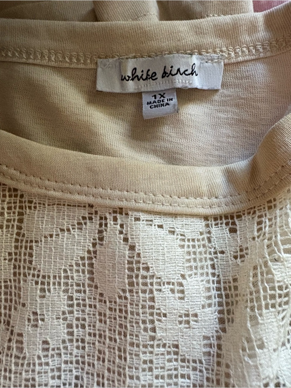 White Birch Lightweight Peace Sign Patch Top in Tan/Multi - 1X (EUC) - Picture 7 of 11